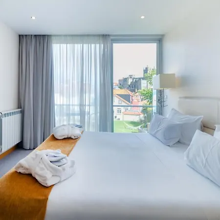Oca Flores Boutique Apartahotel 4*