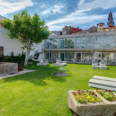 Oca Flores Boutique Apartahotel 4*