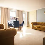 Oca Flores Boutique 아파트호텔 4*
